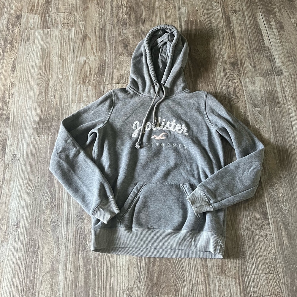 Hollister Women’s Grey Hoodie Flawed Minor Stain Small